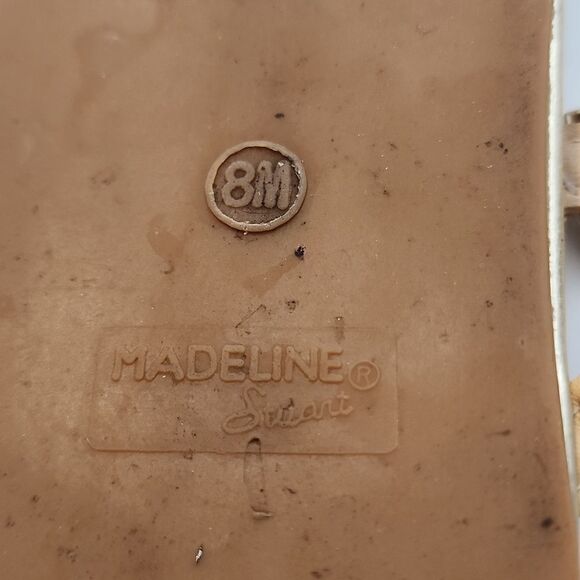 Madeline Stuart Womens Tan Sandals with Metal Decor Size 8M - Picture 5 of 6